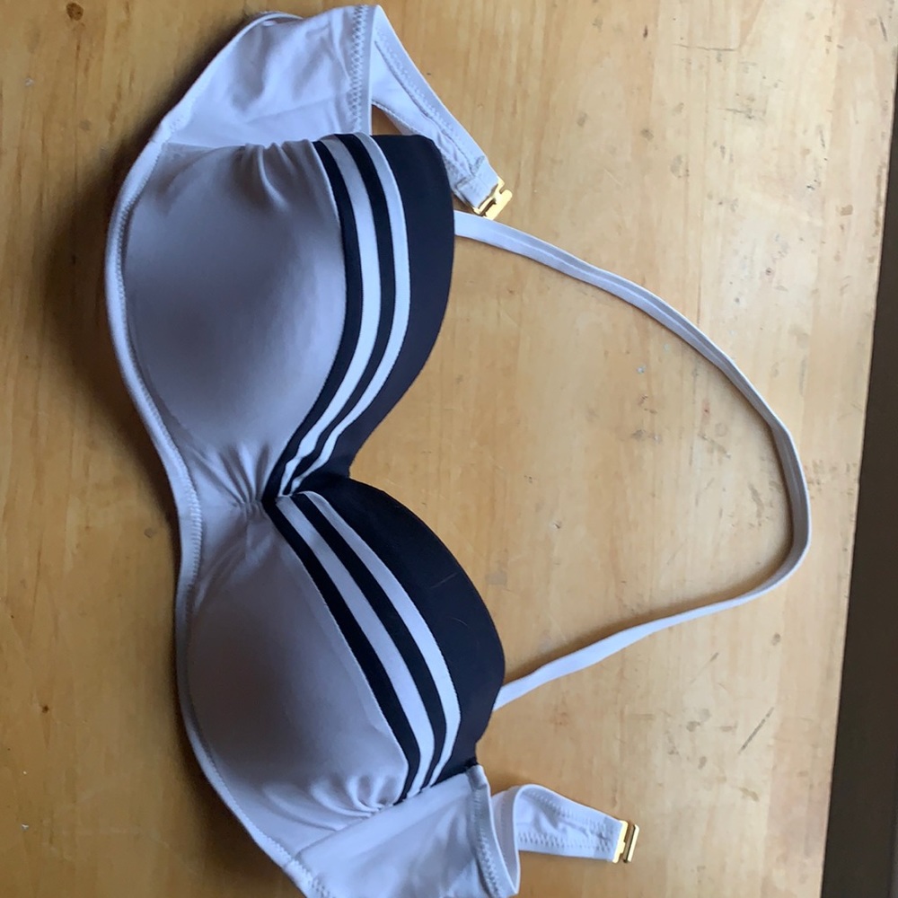Blue and white bikini top☀️